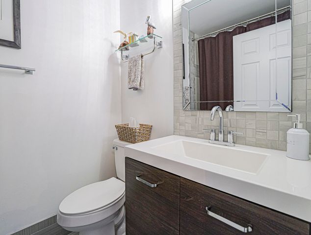 675 W Lake Jasmine Circle 206, Vero Beach, FL 32962