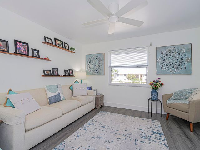 675 W Lake Jasmine Circle 206, Vero Beach, FL 32962