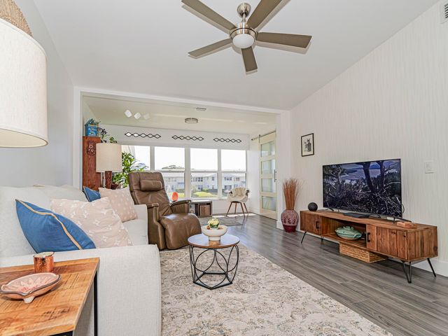 675 W Lake Jasmine Circle 206, Vero Beach, FL 32962