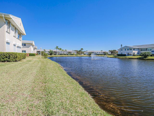 675 W Lake Jasmine Circle 206, Vero Beach, FL 32962