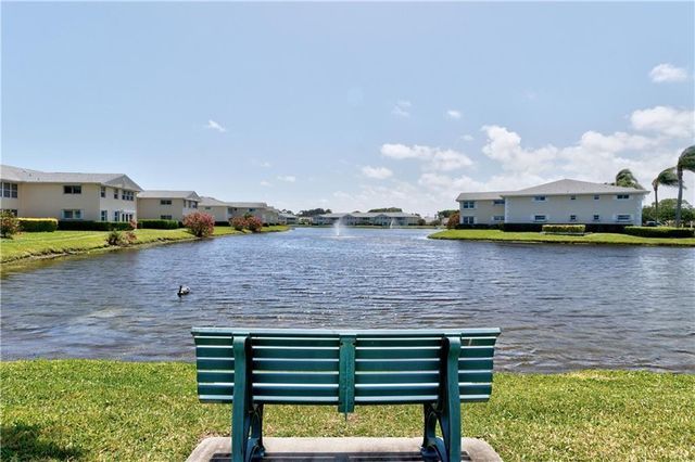 675 W Lake Jasmine Circle 206, Vero Beach, FL 32962