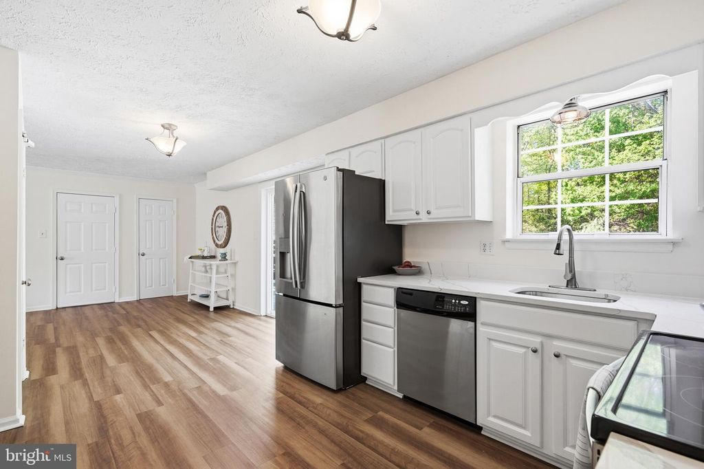 Image 14 of property listing at 105 QUAILWOOD PKWY, La Plata, MD 20646