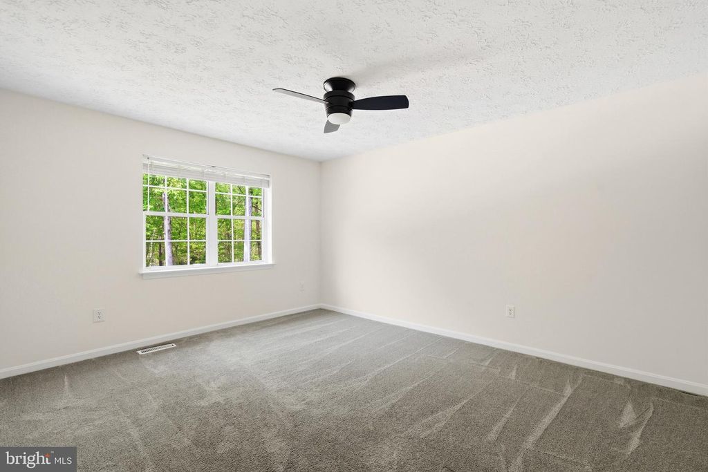 Image 24 of property listing at 105 QUAILWOOD PKWY, La Plata, MD 20646