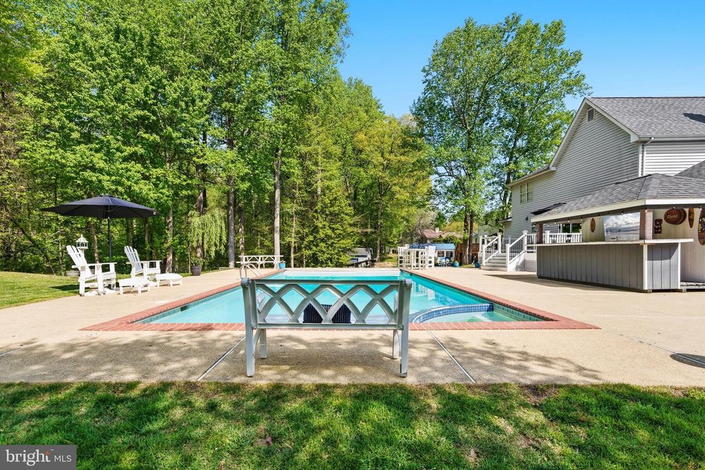 Image 3 of property listing at 105 QUAILWOOD PKWY, La Plata, MD 20646