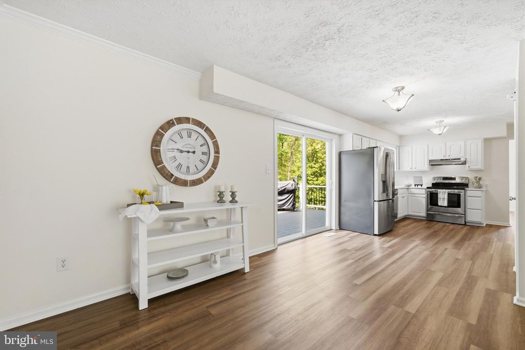 Image 7 of property listing at 105 QUAILWOOD PKWY, La Plata, MD 20646