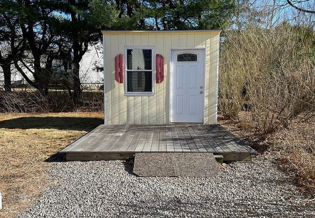 71 Elinor Rd, Newton, MA 02461