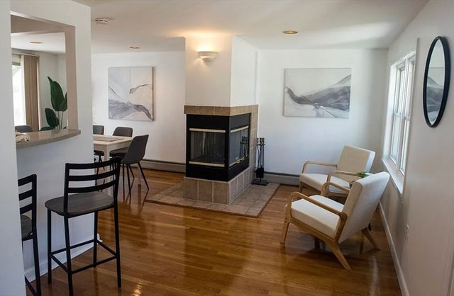 71 Elinor Rd, Newton, MA 02461