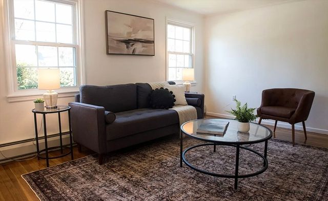 71 Elinor Rd, Newton, MA 02461