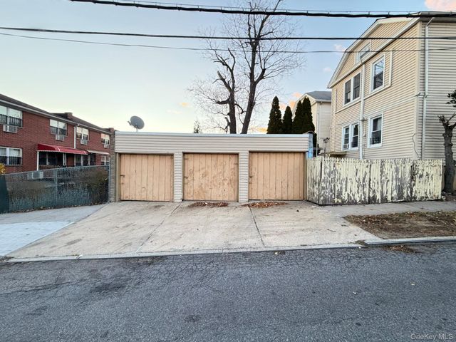 111-20 14th Road, College Point, NY 11356
