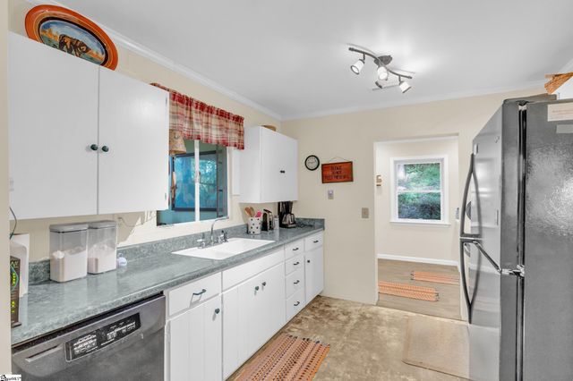 3605 Skyuka Mountain Road, Columbus, NC 28722