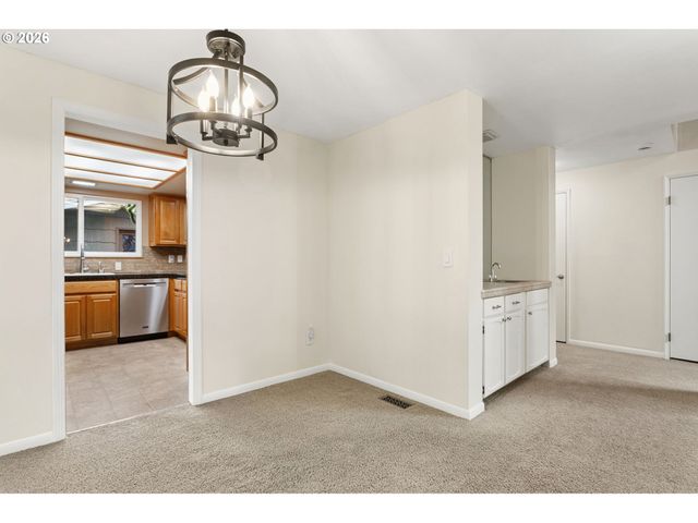 18 WHEATHERSTONE, Lake Oswego, OR 97035