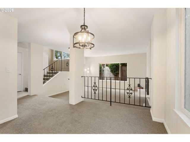 18 WHEATHERSTONE, Lake Oswego, OR 97035