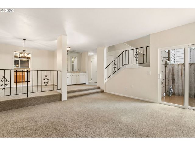 18 WHEATHERSTONE, Lake Oswego, OR 97035