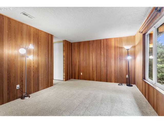 18 WHEATHERSTONE, Lake Oswego, OR 97035