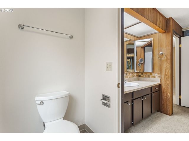 18 WHEATHERSTONE, Lake Oswego, OR 97035