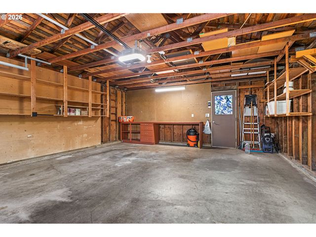 18 WHEATHERSTONE, Lake Oswego, OR 97035