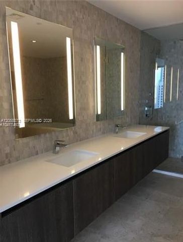 88 SW 7th St 2603, Miami, FL 33130