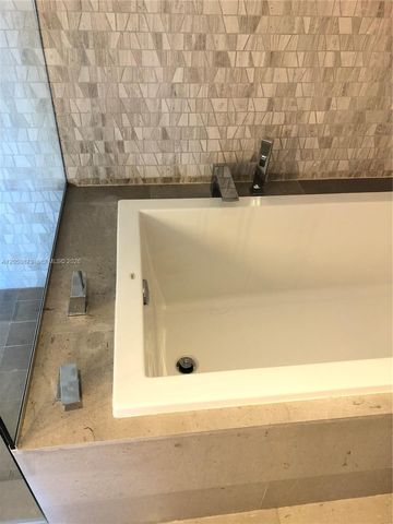 88 SW 7th St 2603, Miami, FL 33130