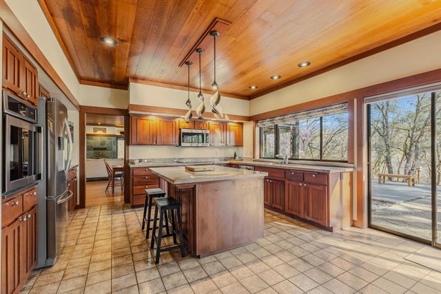 1555 Naturewood Dr, Meadow Vista, CA 95722