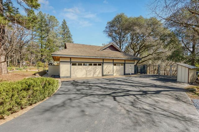 1555 Naturewood Dr, Meadow Vista, CA 95722