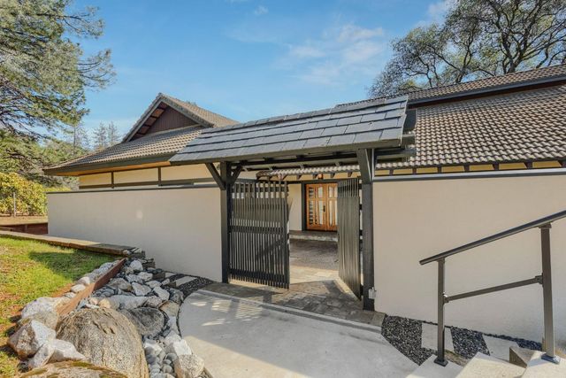 1555 Naturewood Dr, Meadow Vista, CA 95722