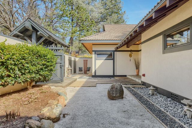 1555 Naturewood Dr, Meadow Vista, CA 95722