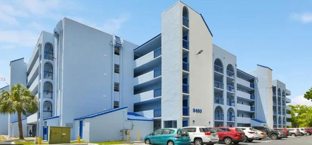 9460 FONTAINEBLEAU Boulevard 324, Miami, FL 33172