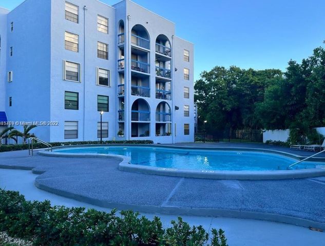 9460 FONTAINEBLEAU Boulevard 324, Miami, FL 33172