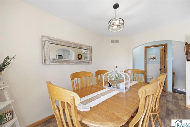 120 Callaway Court, Mankato, MN 56001