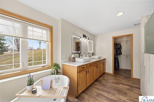 120 Callaway Court, Mankato, MN 56001