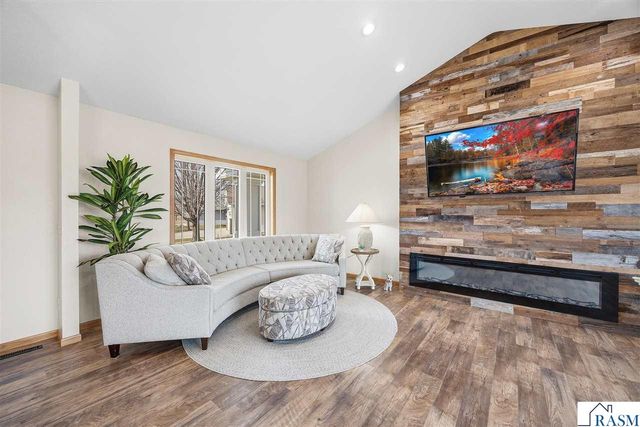 120 Callaway Court, Mankato, MN 56001