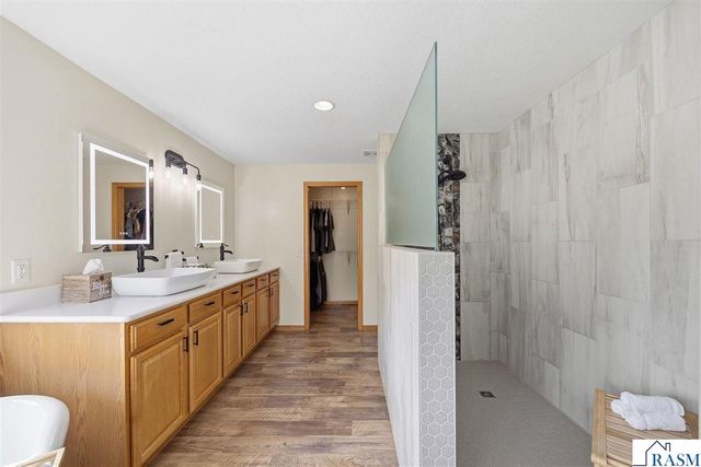 120 Callaway Court, Mankato, MN 56001