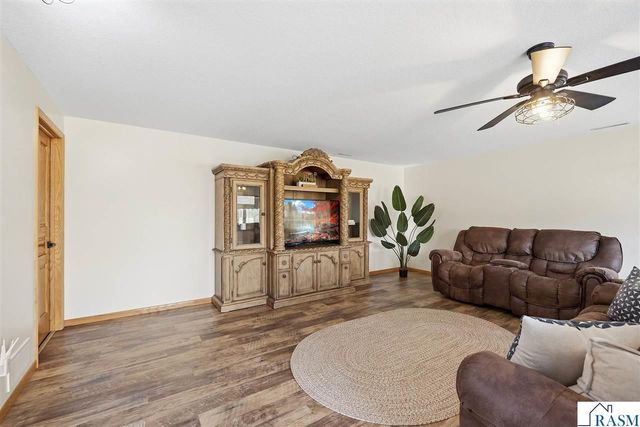 120 Callaway Court, Mankato, MN 56001