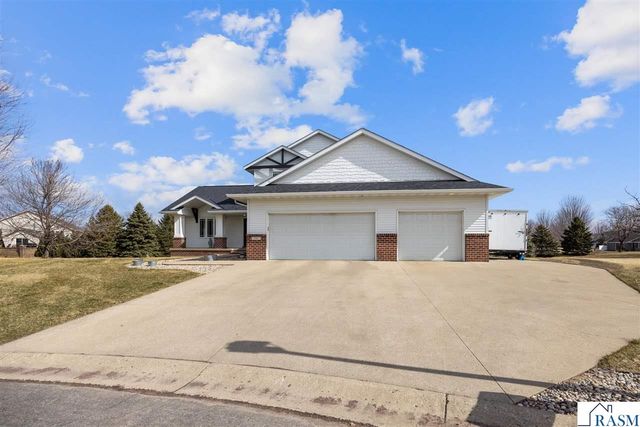 120 Callaway Court, Mankato, MN 56001