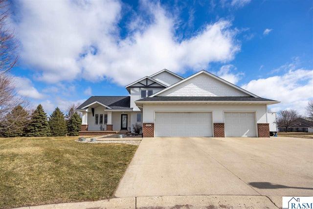 120 Callaway Court, Mankato, MN 56001