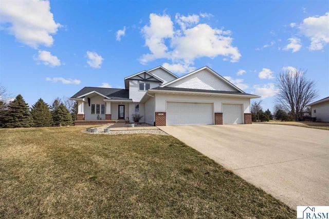 120 Callaway Court, Mankato, MN 56001