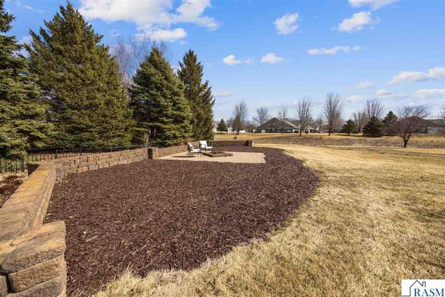 120 Callaway Court, Mankato, MN 56001