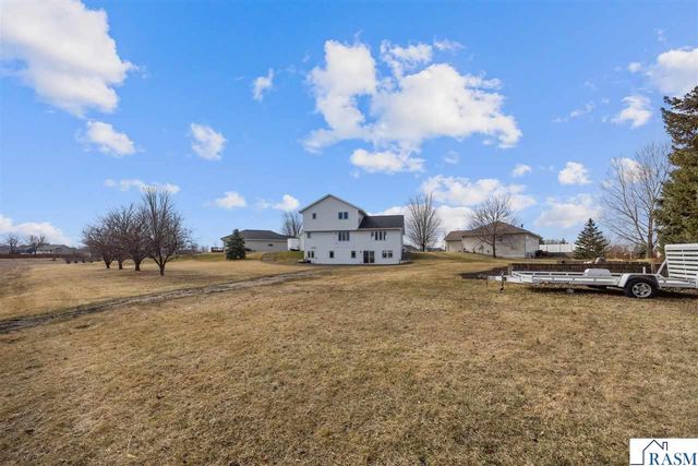 120 Callaway Court, Mankato, MN 56001