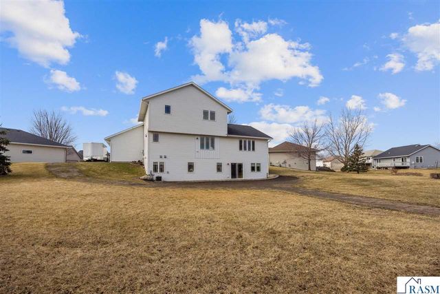 120 Callaway Court, Mankato, MN 56001