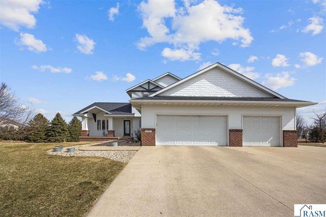 120 Callaway Court, Mankato, MN 56001