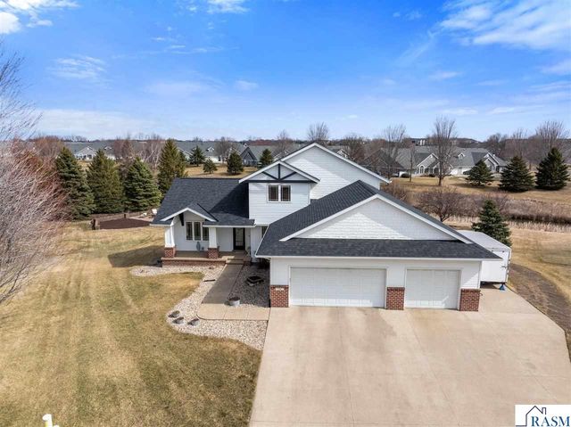 120 Callaway Court, Mankato, MN 56001