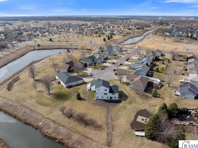 120 Callaway Court, Mankato, MN 56001