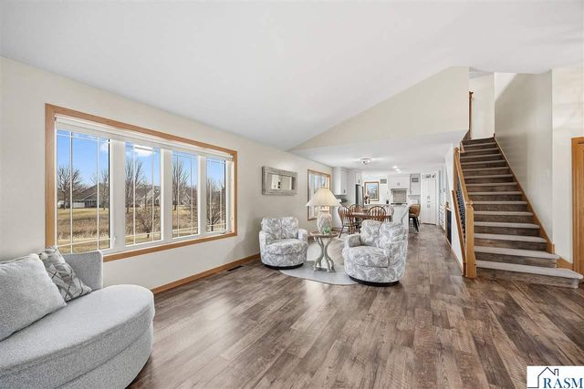 120 Callaway Court, Mankato, MN 56001