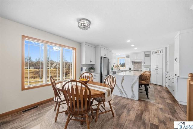 120 Callaway Court, Mankato, MN 56001