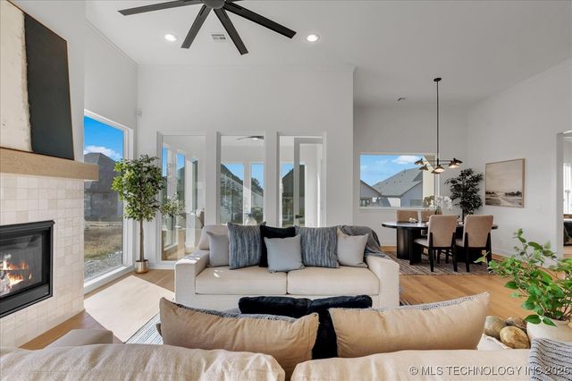 1228 N 72nd Street, Broken Arrow, OK 74014