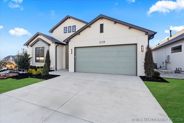 1228 N 72nd Street, Broken Arrow, OK 74014