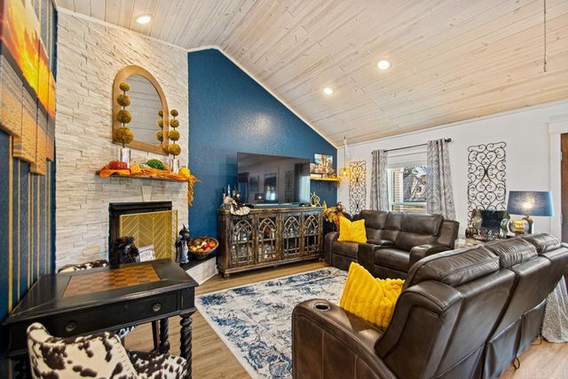 324 W North, Benton, AR 72015