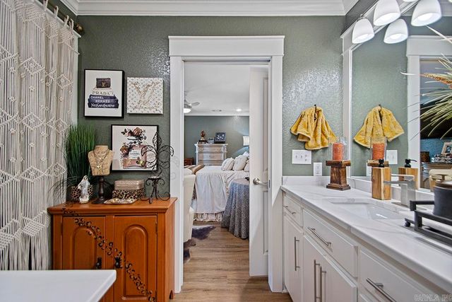 324 W North, Benton, AR 72015