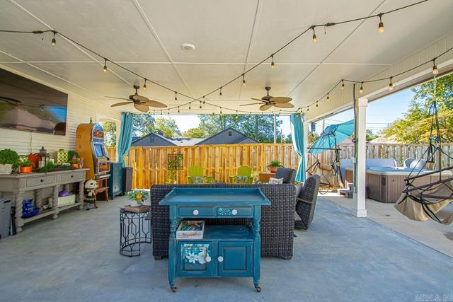 324 W North, Benton, AR 72015