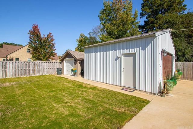 324 W North, Benton, AR 72015